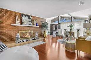 1407 Edgewater Beach Dr, Lakeland, FL 33805 - Photo 4