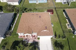 552 Eagle Ct, Poinciana, FL 34759 - Photo 2