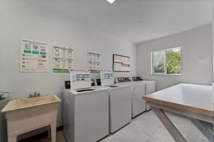 2860 N Powers Dr, Orlando, FL 32818 - Photo 12