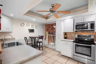 5027 Jamaica Cir, Orlando, FL 32808 - Photo 10