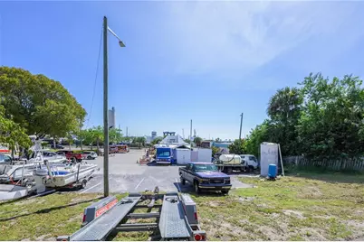 927 N US Highway 1, Fort Pierce, FL 34950 - Photo 16