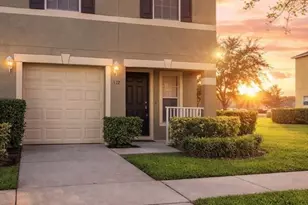 572 Cresting Oak Cir, Orlando, FL 32824 - Photo 2