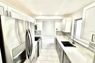 24 Golfs Edge, West Palm Beach, FL 33417 - Photo 4