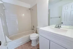 1627 Eagle Creek Cir, Orlando, FL 32807 - Photo 6