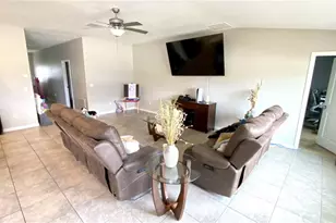 39567 Dawson Chase Dr, Zephyrhills, FL 33540 - Photo 6