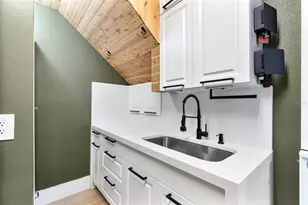 1384 E Lakeshore Blvd, Kissimmee, FL 34744 - Photo 84