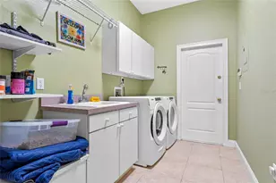 3569 Bellington Dr, Orlando, FL 32835 - Photo 38