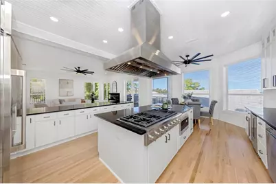 606 Indiana Avenue, Crystal Beach, FL 34681 - Photo 8