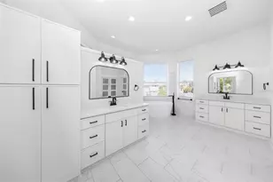 606 Indiana Ave, Crystal Beach, FL 34681 - Photo 20
