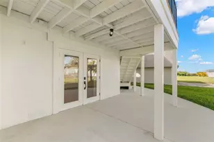 606 Indiana Ave, Crystal Beach, FL 34681 - Photo 52