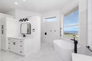 606 Indiana Ave, Crystal Beach, FL 34681 - Photo 20