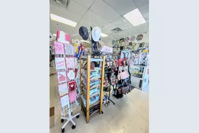 18600 NW 87 Avenue, Hialeah, FL 33015 - Photo 26