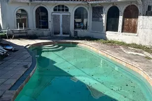 1827 2nd Ave E, Bradenton, FL 34208 - Photo 2