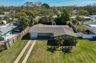 12339 138th St N, Largo, FL 33774 - Photo 2