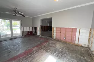 1501 Delaware Ave NE, Saint Petersburg, FL 33703 - Photo 2