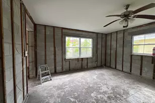 4200 Huntington St NE, Saint Petersburg, FL 33703 - Photo 6