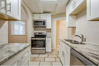 2011 10th Street S, Saint Petersburg, FL 33705 - Photo 10