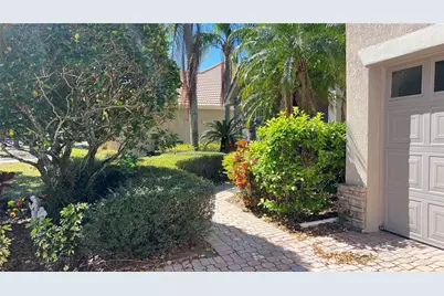 8854 Oak Landings Court, Orlando, FL 32836 - Photo 4