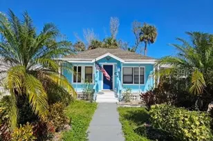 723 Dougherty St, New Smyrna Beach, FL 32168 - Photo 1