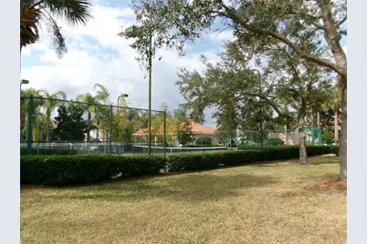 1285 S South Beach Circle Circle, Kissimmee, FL 34746 - Photo 4