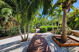 2408 Nassau St, Sarasota, FL 34231 - Photo 44