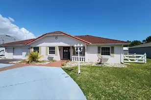 39 Fellowship Dr, Palm Coast, FL 32137 - Photo 2