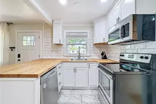 1121 49th Ave N, Saint Petersburg, FL 33703 - Photo 8