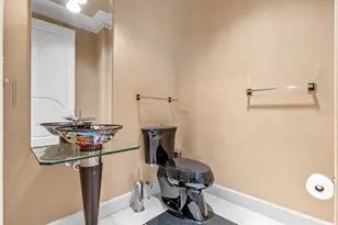 100 S Eola Dr, Orlando, FL 32801 - Photo 28