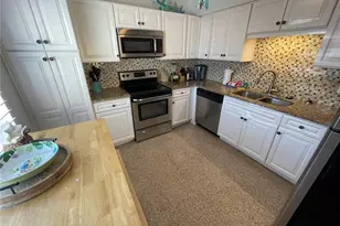 573 N Atlantic Ave, New Smyrna Beach, FL 32169 - Photo 6