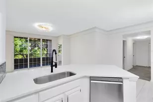 6685 Queens Borough Ave, Orlando, FL 32835 - Photo 10