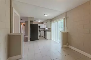 3641 Mandalay Ct, Orlando, FL 32818 - Photo 10