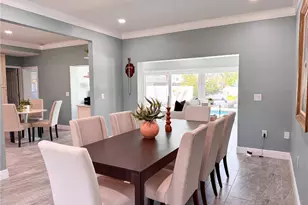 8704 Bay Crest Ln, Tampa, FL 33615 - Photo 12