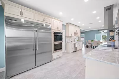 8704 Bay Crest Lane, Tampa, FL 33615 - Photo 14