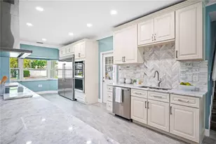 8704 Bay Crest Ln, Tampa, FL 33615 - Photo 18