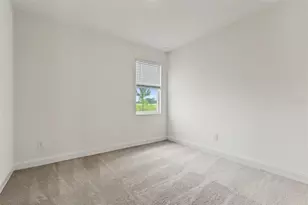 2366 Wise River Ln, Zephyrhills, FL 33539 - Photo 12