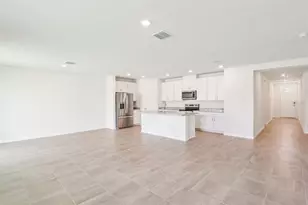 1752 Brekey Wy, Zephyrhills, FL 33541 - Photo 6