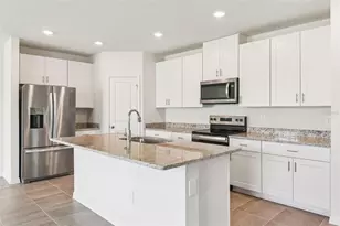 1752 Brekey Wy, Zephyrhills, FL 33541 - Photo 2