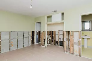 17401 1st St E, Redington Shores, FL 33708 - Photo 12