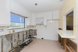 17401 1st St E, Redington Shores, FL 33708 - Photo 4