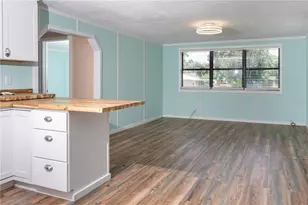 951 Co Rd 453, Lake Panasoffkee, FL 33538 - Photo 12