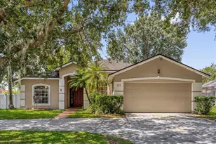 225 Loma Del Sol Dr, Davenport, FL 33896 - Photo 1