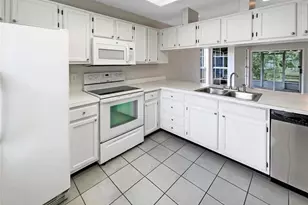 6902 Lakeview Ct, Tampa, FL 33634 - Photo 10