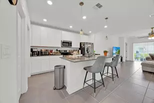 933 Jackson Ave, Davenport, FL 33837 - Photo 6