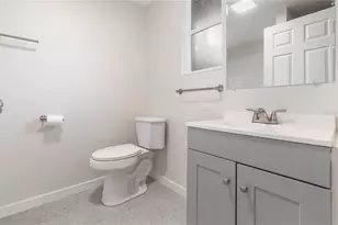 1401 E Alfred St, Tavares, FL 32778 - Photo 4