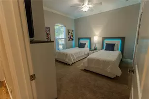 8251 Varenna Dr, Sarasota, FL 34231 - Photo 10