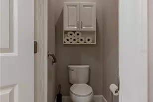 8251 Varenna Dr, Sarasota, FL 34231 - Photo 8