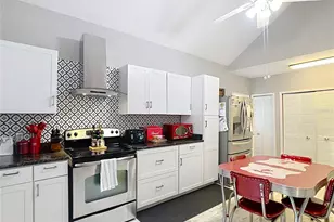 511 E Mirror Lake Dr, Fruitland Park, FL 34731 - Photo 26