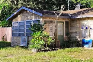 820 Bayou Ave, Tarpon Springs, FL 34689 - Photo 2