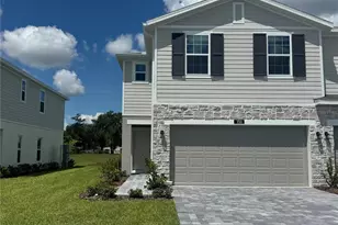 350 Thompson Vlg Ave, Apopka, FL 32703 - Photo 1