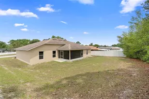 2104 E Parkton Dr, Deltona, FL 32725 - Photo 28